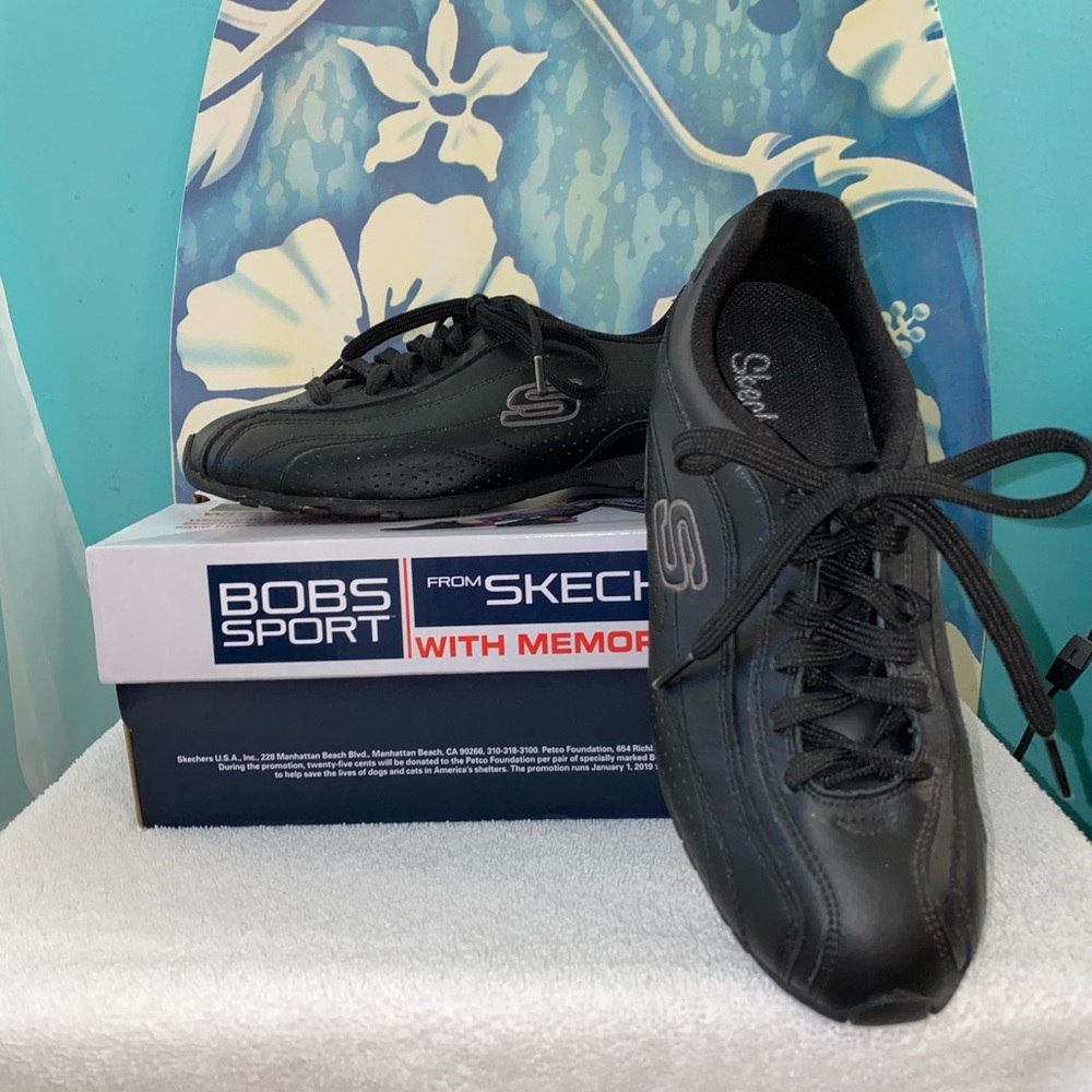 Sneakers By Skechers